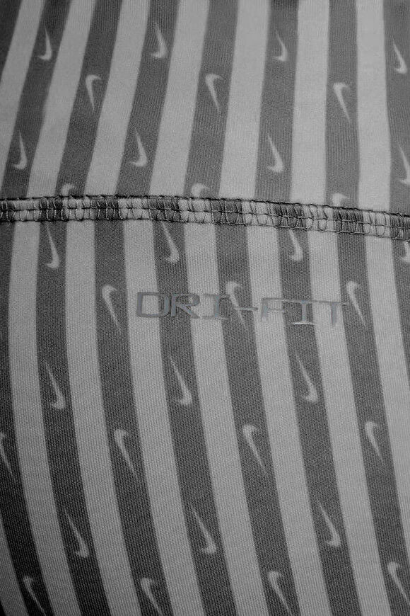 נייק טייץ דרי-פיט